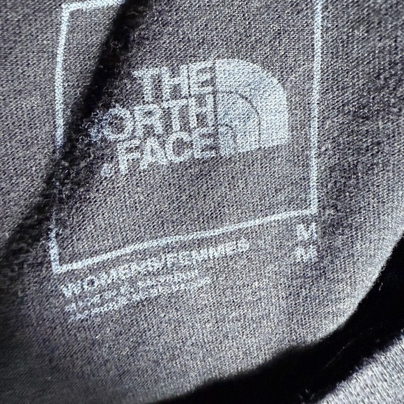 The North Face Womens Black Graphic Logo T-Shirt Size M Short Sleeve Cotton Tee - Picture 7 of 7
